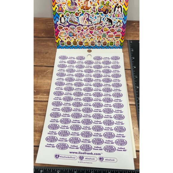 2019 Lisa Frank Over 600 Stickers Colorful Collectible Sticker Book - Picture 6 of 6